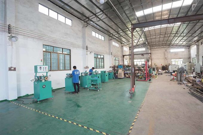 PVC PET HDPE Maszyna do recyklingu plastikowych butelek do granulowania 0
